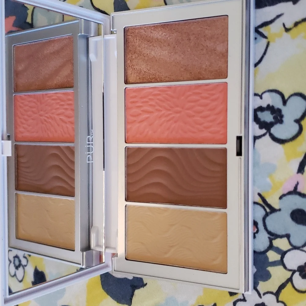 PUR 4 in 1 Skin Perfecting Powders Face Palette